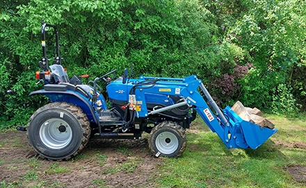 Kompakttraktor mit Frontlader