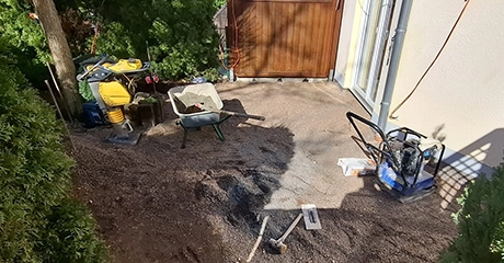 Rüttelplatte und Stampfer